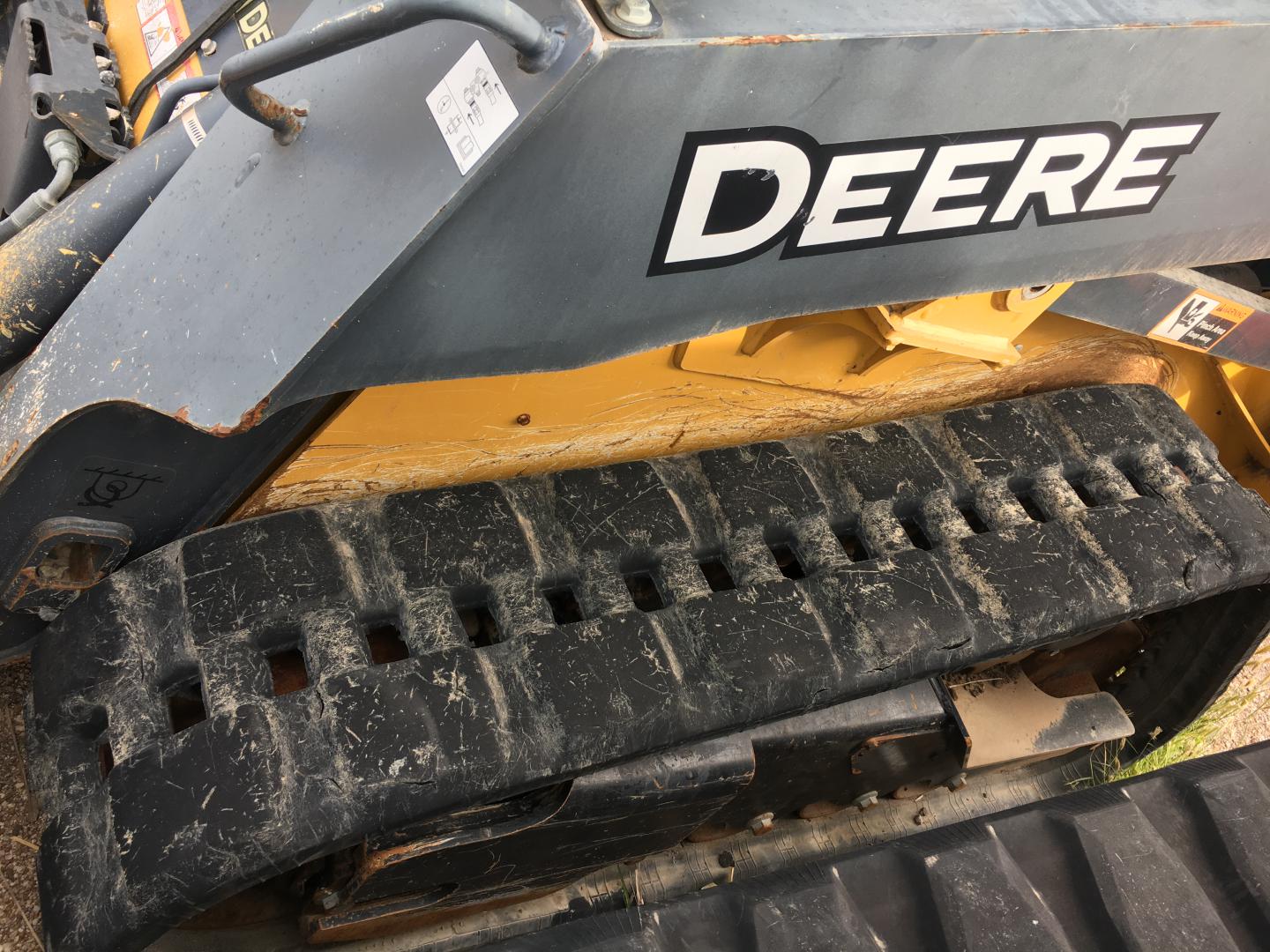 ./imagenes/INVOICE/2019/13869/MINICARGADOR JOHN DEERE  317G (17).JPG